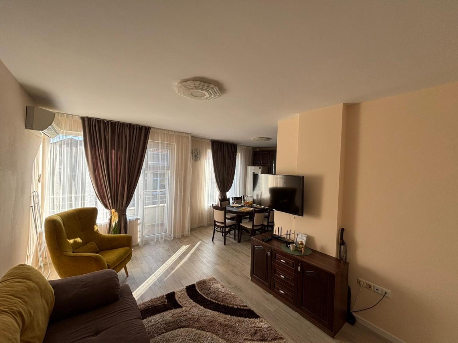 Grand Apartment Bogoridi - Top Center Near To Sea And Sea Garden Бургас Екстериор снимка